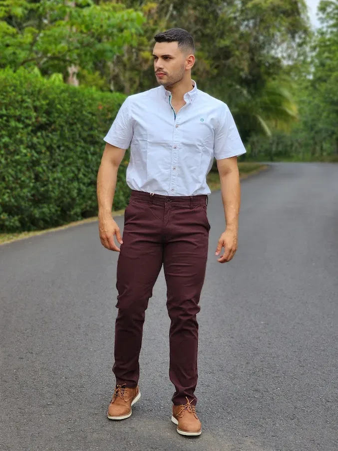 Pantalón de vestir Estivaneli para caballero color vino