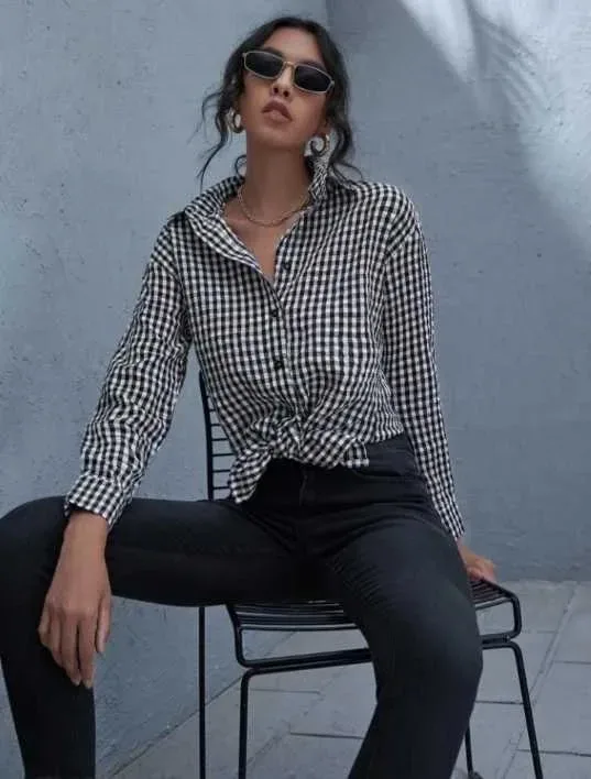 Blusa para dama de cuadros blanco, gris, negro