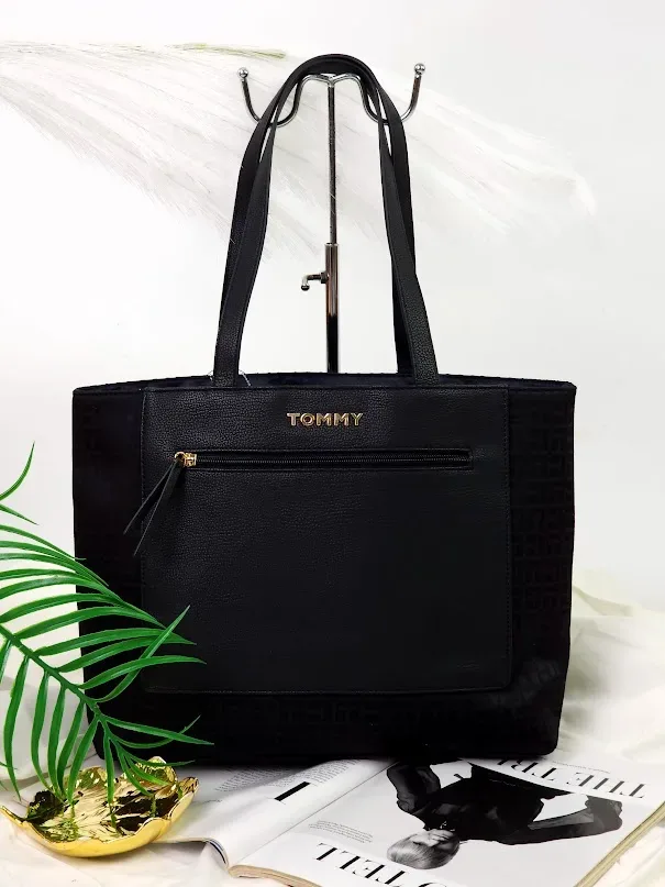 Bolso Tommy Hilfiger para dama color negro