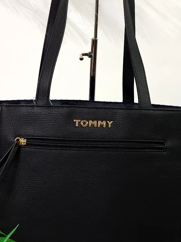 Bolso Tommy Hilfiger para dama color negro