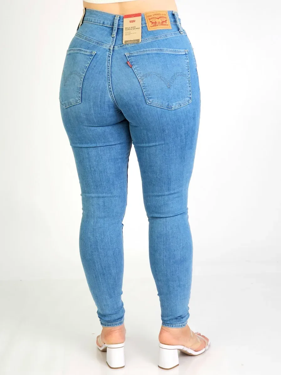 Jeans para dama Levis 0060 Mile High super skinny color celeste