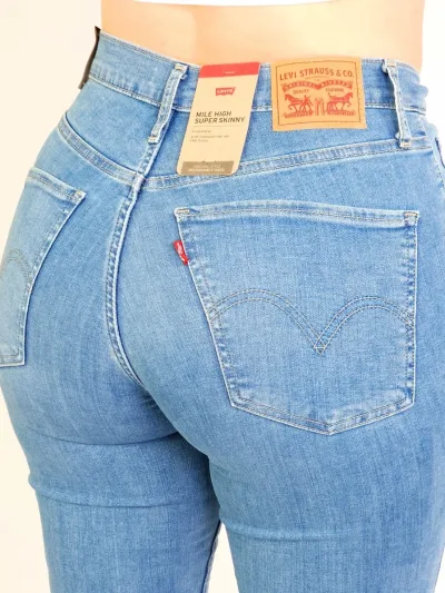 Jeans para dama Levis 0060 Mile High super skinny color celeste