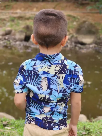 Camisa para niño diseño tropical