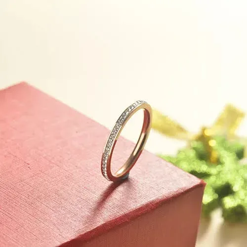 Anillo de acero inoxidable para dama color dorado