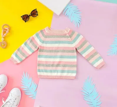 Sueter HyM para niña con diseño de rayas rosadas gris y blanco