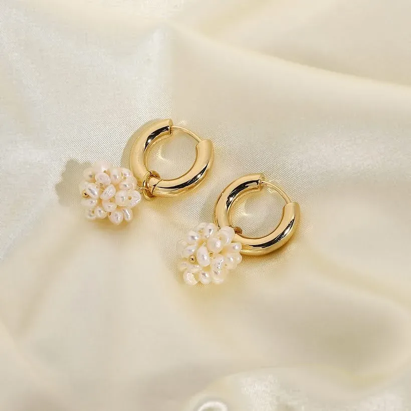 Par de argollas de acero inoxidable para dama color dorado y blanco