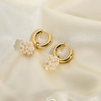 Par de argollas de acero inoxidable para dama color dorado y blanco
