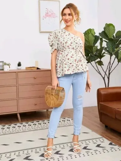 Blusa maternal para dama color blanco con estampado floral