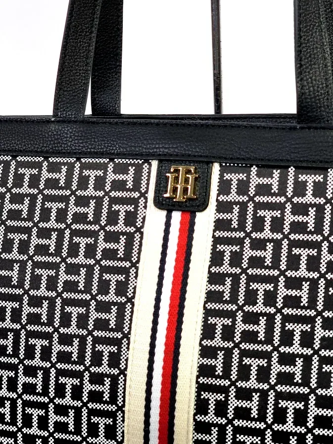Bolso Tommy Hilfiger para dama color negro