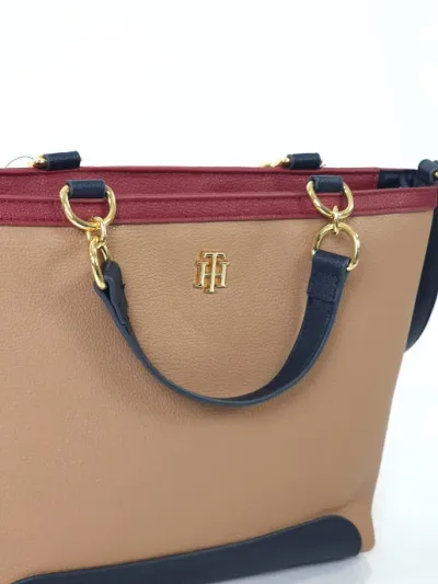Bolso Tommy Hilfiger para dama color cafe