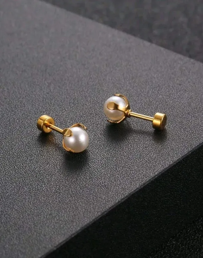 Aretes de tachuela con diseño de perla