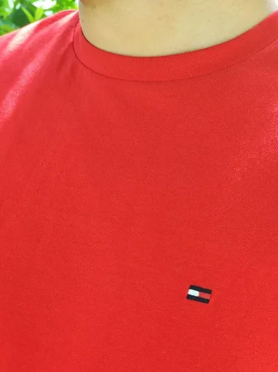 Camiseta Tommy Hilfiger para caballero color rojo