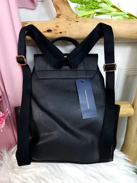 Mochila Tommy Hilfiger para dama color negro