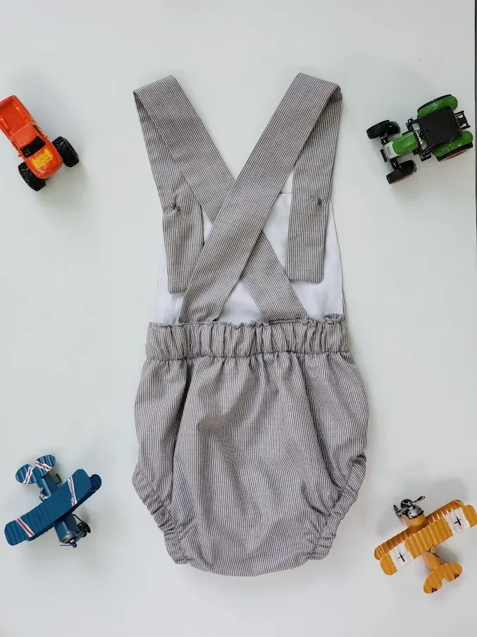 Mameluco para niño con diseño de rayas
