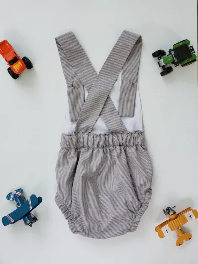 Mameluco para niño con diseño de rayas