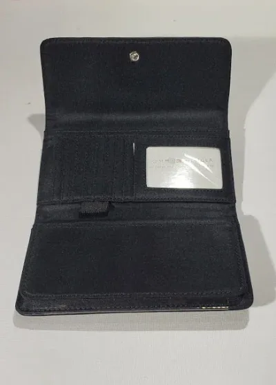 Cartera Tommy Hilfiger para dama color negro