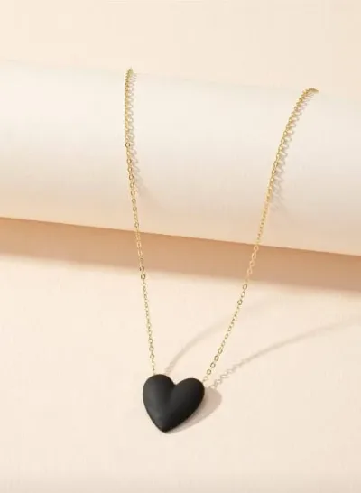 Collar de Fantasia, dije corazón negro