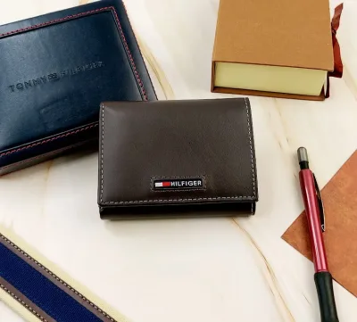 Billetera Tommy Hilfiger color café