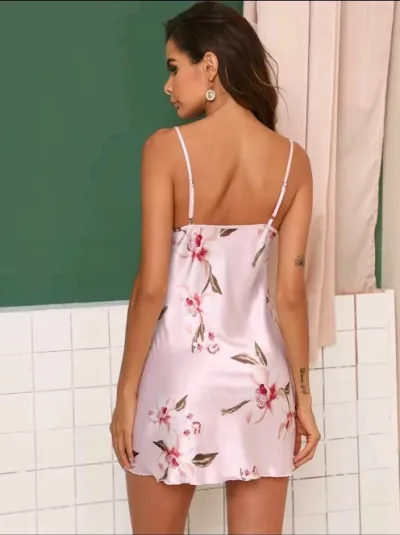 Pijama para dama color rosado con estampado floral