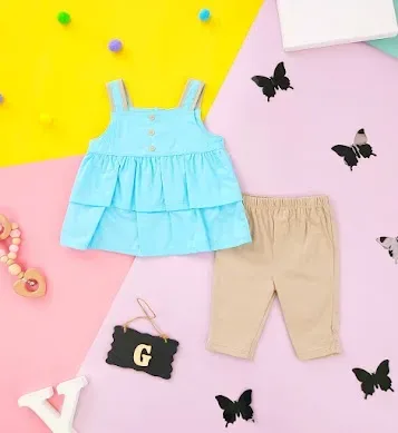 Conjunto para niña color celeste y beige