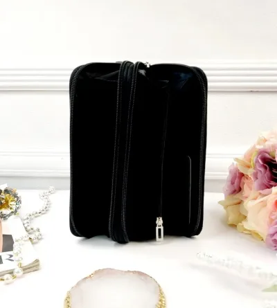 Cartera Guess para dama color negro