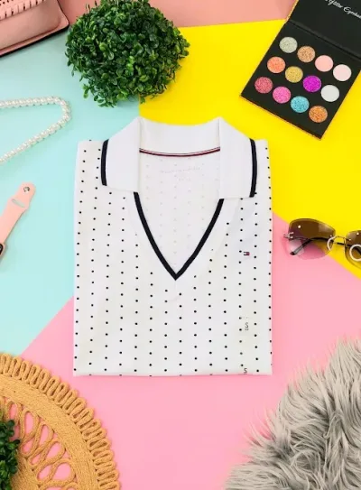 Camiseta Tommy Hilfiger para dama color blanco con puntos azules