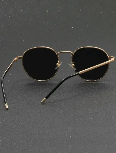 Lentes de sol para caballero color negro con detalles dorados #6799