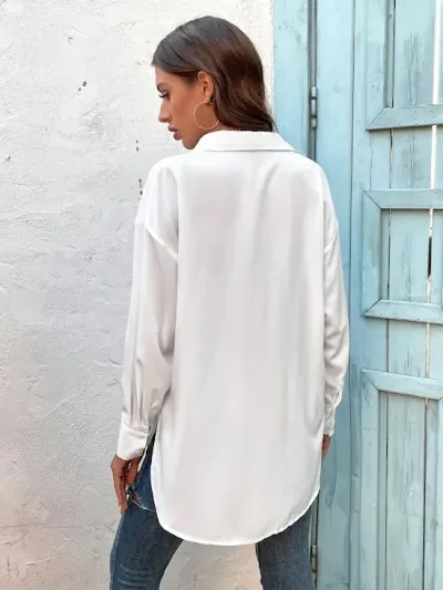 Blusa para dama color blanco de hombros caídos con abertura lateral
