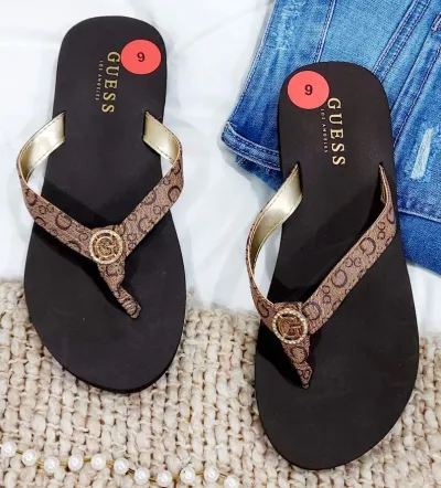 Sandalias GUESS para dama color café