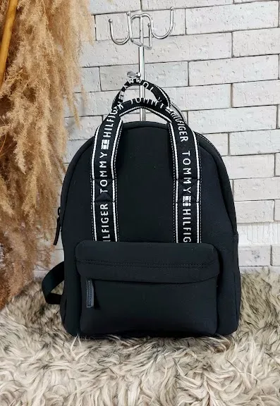 Bolso Tommy Hilfiger para dama color negro