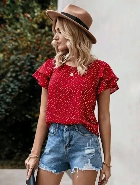Blusa para dama color rojo con puntos blancos