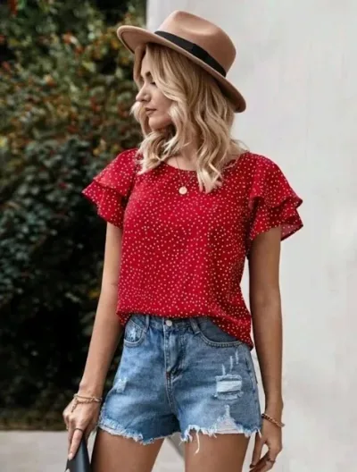 Blusa para dama color rojo con puntos blancos