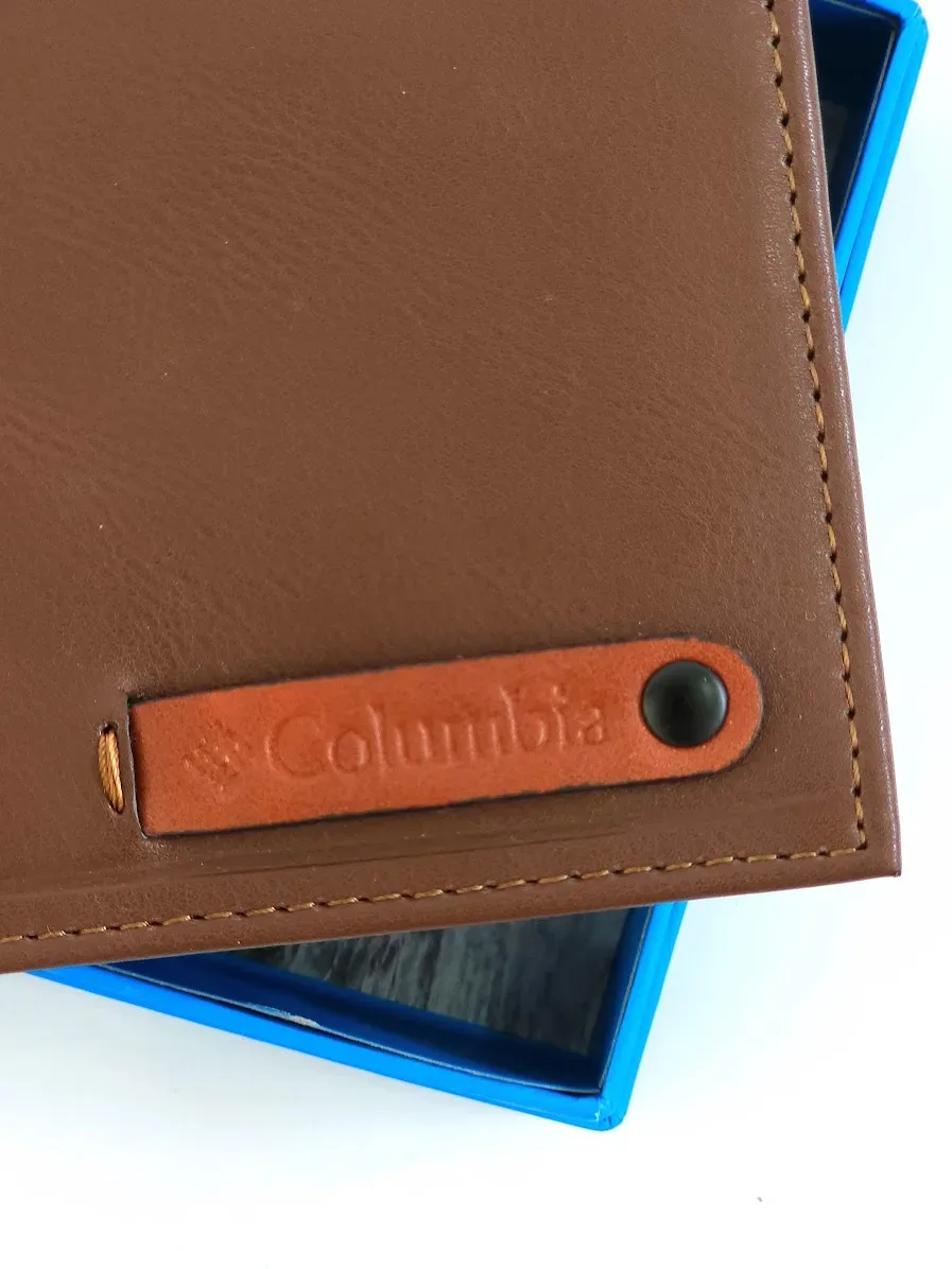 Billetera Columbia color café
