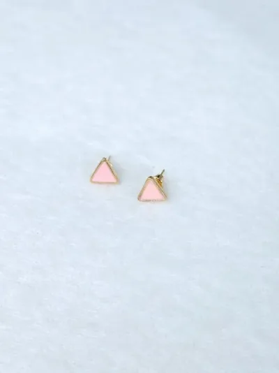 Par de aretes para dama diseño de triangulo rosado