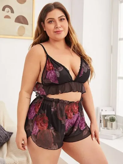 Conjunto de lencería para dama color negro con estampado floral