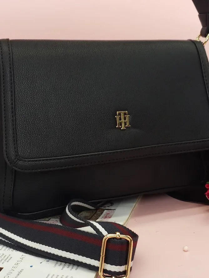 Bolso Tommy Hilfiger para dama- XW04560 001BDS