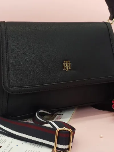 Bolso Tommy Hilfiger para dama- XW04560 001BDS