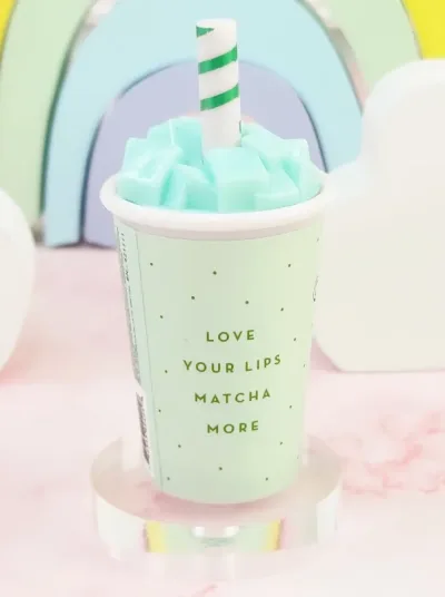 Balsamo labial Matcha Milk Tea para dama color verde