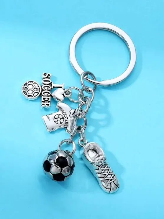 Llavero con accesorios de Futbol
