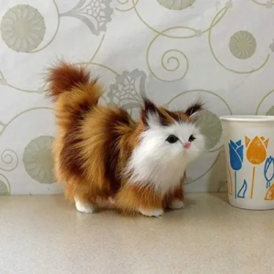 Gato de peluche para decorar