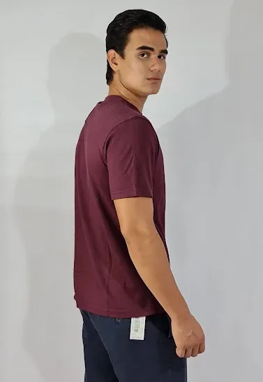 Camiseta American Eagle para caballero color vino