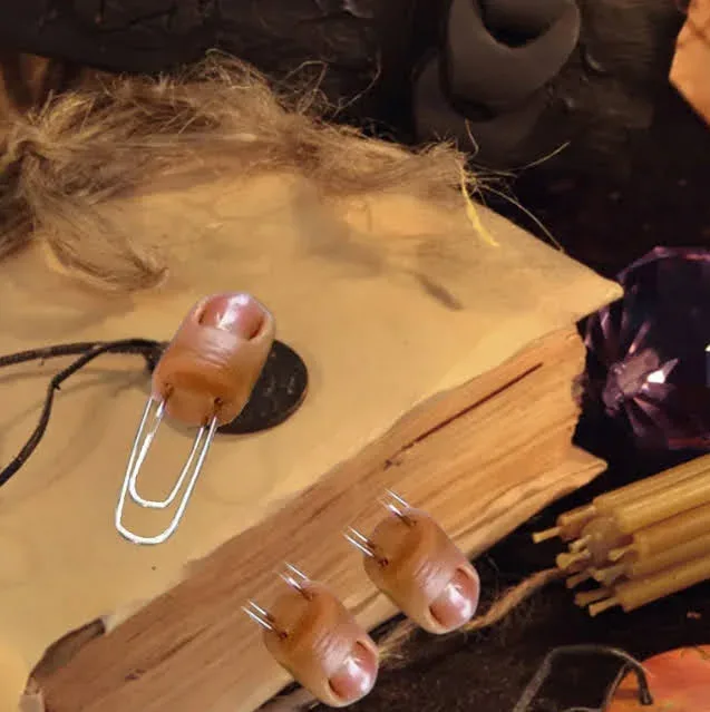 Clips con diseños de dedos