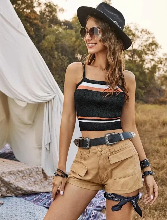 Crop top para dama color negro con rayas