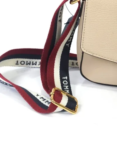Bolso Tommt Hilfiger para dama color beige
