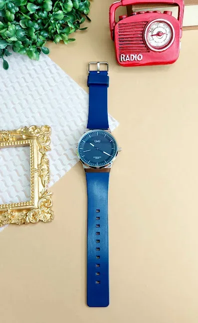 Reloj Q&Q para caballero color plateado color azul