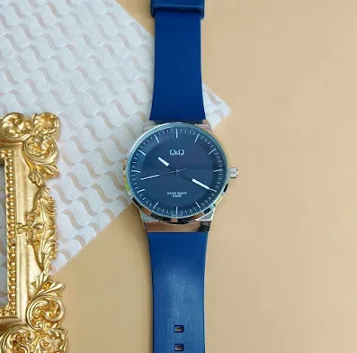 Reloj Q&Q para caballero color plateado color azul