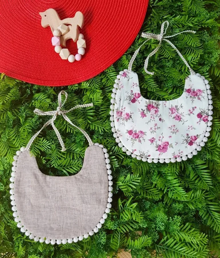 Babero para niña reversible