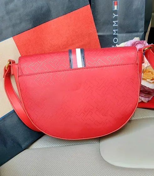 Bolso Tommy Hilfiger para dama color rojo