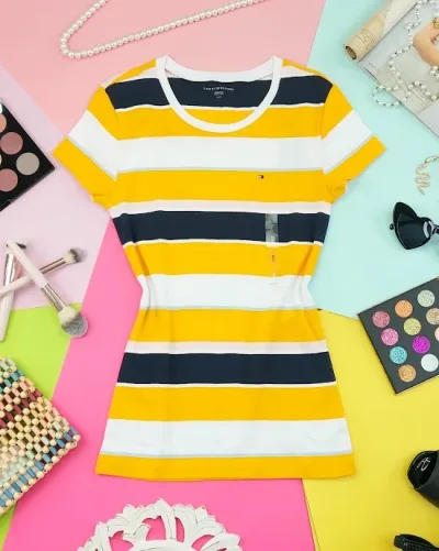 Camiseta Tommy Hilfiger para dama diseño a rayas  multicolor