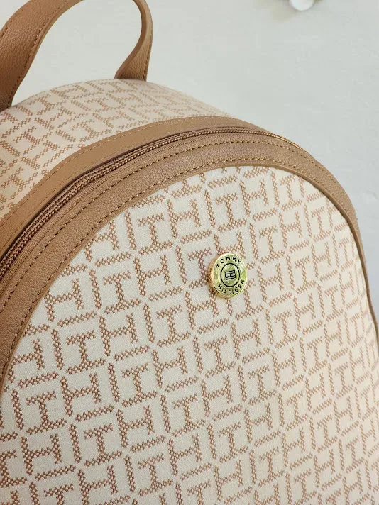 Bolso Tommy Hilfiger para dama XW03752-9740F5 COLOR BEIGE